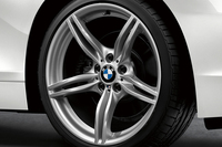 SUPER GTでの活躍を記念した「BMW Z4」発売の画像