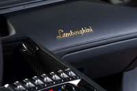 「ミウラ」の50周年を記念した特別な「ランボルギーニ・アヴェンタドール」登場の画像