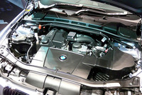 エンジンスペックは従来と変わらず。写真は2リッター直4。