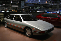 イタルデザインが「ランチア・ベータ・モンテカルロ」をベースに1980年発表したコンセプトカー「メドゥーサ」。フラッシュサーフェス化を徹底的に追及した結果、Cd値は石こうモデルで0.255、実車で0.263を達成した。