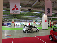 ホール2内に用意された試乗コーナー。走行中の車両は「シトロエンC-ゼロ」。「三菱i-MiEV」や「日産リーフ」も用意されていた。
