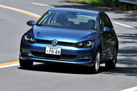 ボディーカラーは全8色。うち1色（ホワイト系パールカラー）のみ、有償の受注生産となる。試乗車の色はパシフィックブルーメタリック。