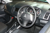 三菱、久々のニューモデル「アウトランダー」発売の画像