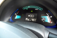 73km走ってバッテリー残量は8目盛。124km走行可能と表示されているので、単純に計算して197km走行可能ということになる。