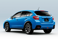 「XV 2.0i-L EyeSight」。ボディーカラーは新色の「ハイパーブルー」。