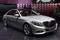 「メルセデス・ベンツS500プラグインハイブリッド」