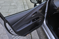 「E」グレードの内装色はブラックのみ。