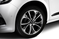 シトロエンDS4に特別な内外装の限定車が登場の画像