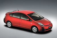 「トヨタ・プリウス」
1997年に発売された初代モデルから6年、2代目はボディもドライブトレインも大幅に変更された。2009年に3代目が発売されたが、引き続きこのモデルも「プリウスEX」の名で販売されている。