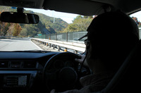 クルマは、「三菱ランサーエボリューションワゴン」。9代目にして初めてワゴンモデルが登場したランエボ。セダン同様、とにかく速い。