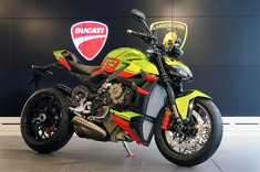 ドゥカティとランボルギーニがコラボモデルの納車式を開催 貴重な一台