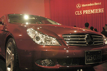Movie】“4ドアクーペ”「メルセデスベンツCLSクラス」に恋の予感