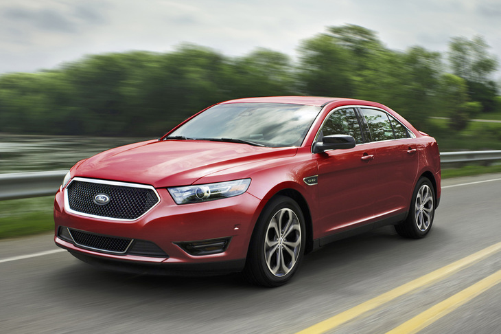 米フォード最大のセダンである、6代目となる「トーラス」。4代目までのトーラスはミッドサイズだったが、5代目以降はラージサイズとなった。パトカー専用の「ポリスインターセプターセダン」も用意されている。