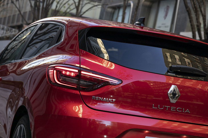 1990年の初代デビューから数え、最新モデルで5代目となる「ルーテシア」。エクステリアデザインは先代のイメージを踏襲した正常進化版といえる。