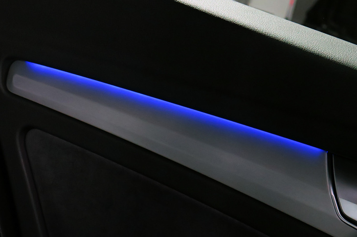 アウディQ5スポーツバック 1st edition（イルミネーション）