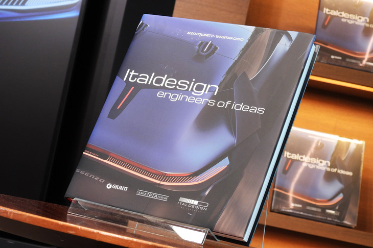 1968年からのイタルデザインの活動をまとめた新刊『Italdesign : Engineers of Ideas』。
