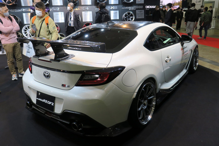 トヨタGR86（「アドバンレーシングRZ-DF2」装着車）