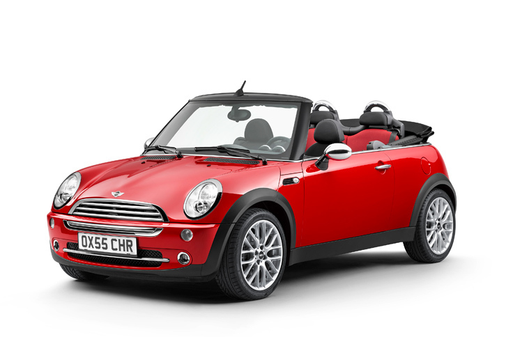 「MINI」
	BMWから2001年に発売された新世代のMINI。当初は3ドアハッチバックだけだったが、2004年にオープンモデルが追加された。現在ではエステートやSUV風モデルなど、さまざまなバリエーションを展開している。
