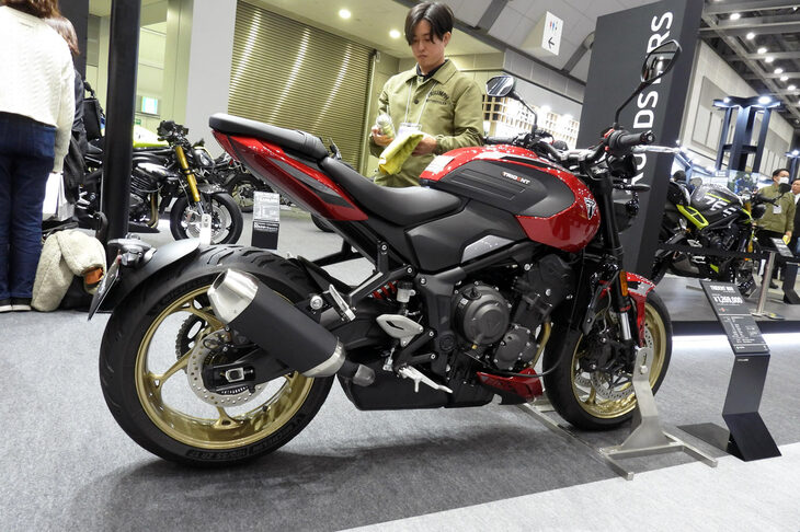 トライアンフ・トライデント800