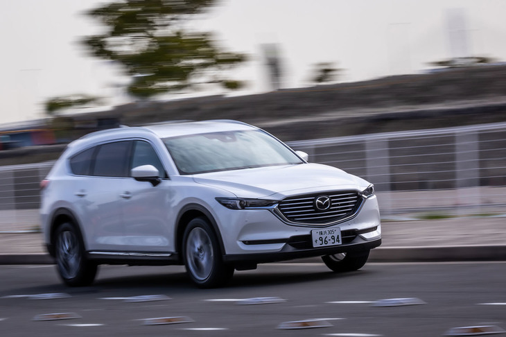 第46回東京モーターショー2019で初公開された最新の「マツダCX-8」。常に最良のものを提供していくというマツダのコンセプトに基づき、さまざまな改良が加えられた。