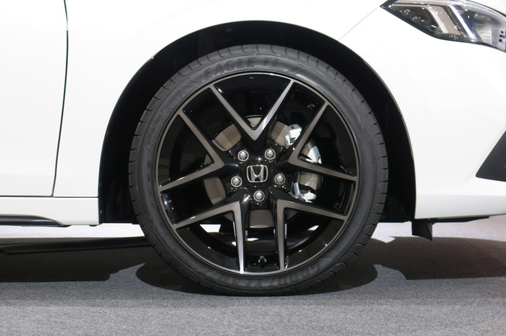 ホンダ・シビックEX（フロントタイヤ＆ホイール）