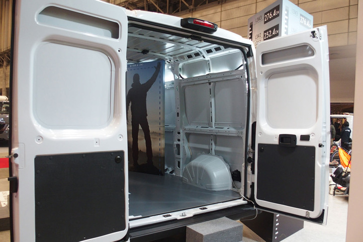 フィアット プロフェッショナル・デュカト（リアドア）