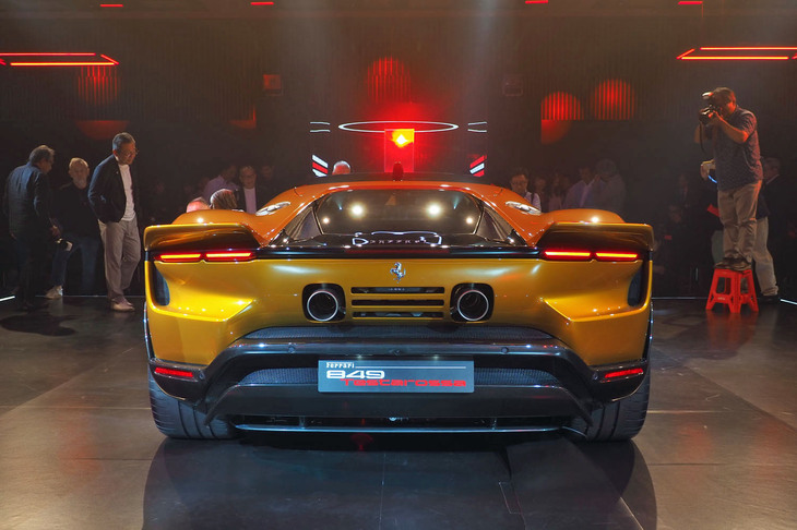 フェラーリ849テスタロッサ（リアビュー）