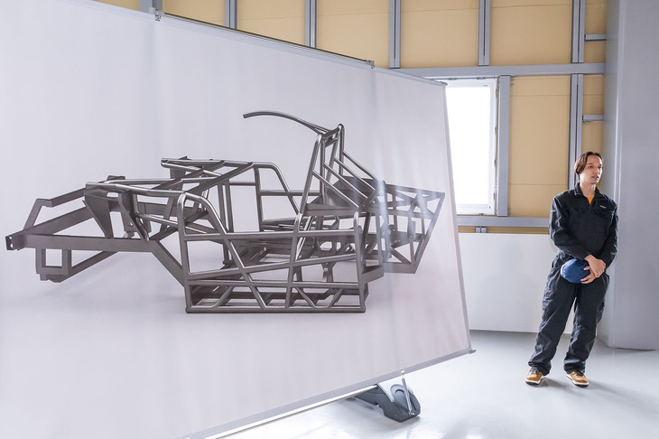 2023年秋に開催される「ジャパンモビリティショー」に出展予定の電動コンセプトカーに用いられるパイプフレーム。