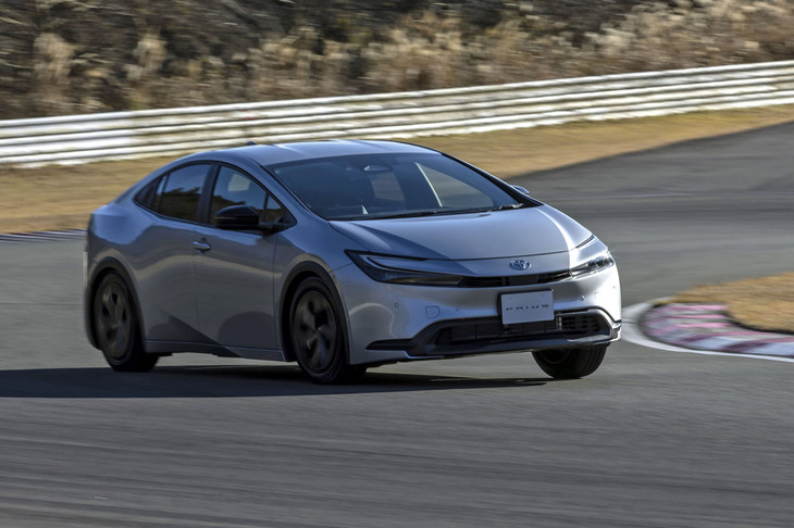 ハイブリッド車をこれからの高性能モデルとして考えるなら、排気量を2リッターへと拡大し、スペシャルティーカーらしいスタイルをまとう新型「プリウス」の“GR化”はあっていい。