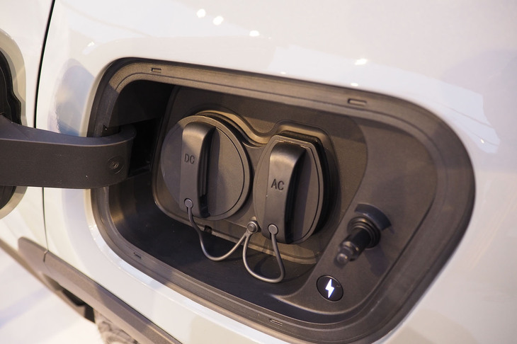 ボルボEX30クロスカントリー（用品装着車の給電口）