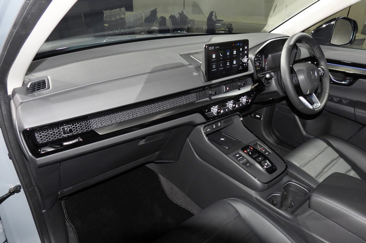 ホンダCR-V e：HEV RS（インストゥルメントパネルまわり）