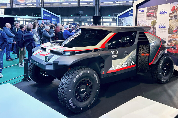2025年のダカールラリーでローブが操縦する予定の「ダチア・サンドライダー」。