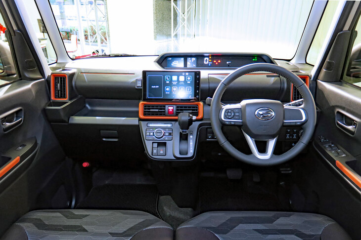 ダイハツ・タント ファンクロス（インストゥルメントパネルまわり）