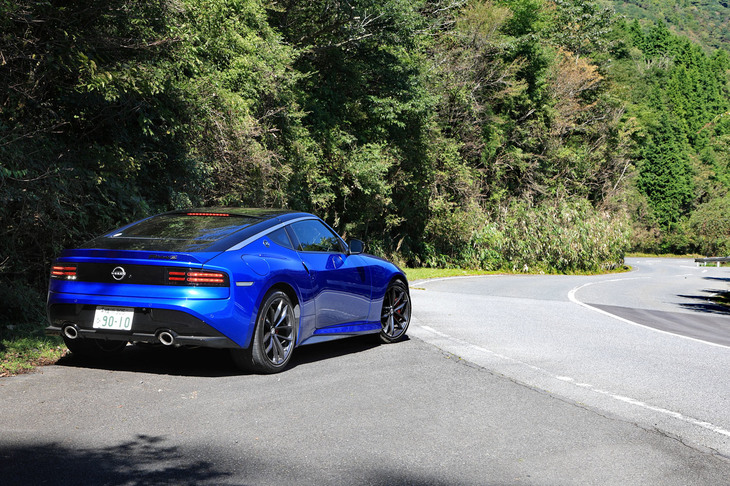 リスク回避のための協業がはやる昨今にあって、日産が自前のクルマづくりにこだわって送り出した新型「フェアレディZ」。“新しさ”で訴求するクルマではなかったが、だからこそ飽きずに長く付き合える気がした。