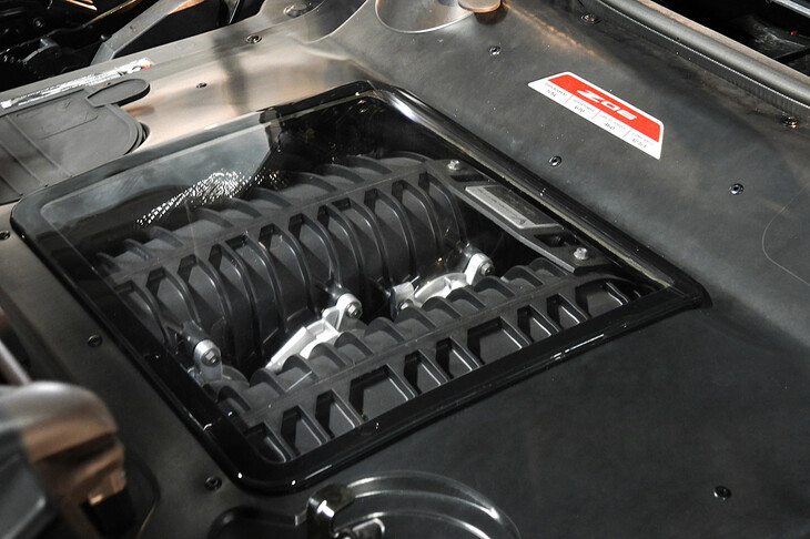 シボレー・コルベットZ06コンバーチブル＜米国仕様＞（クリアウィンドウ付きエンジンベイパネル）