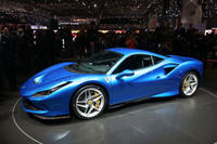 フェラーリF8トリブート