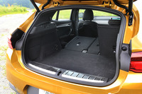 荷室の容量は470リッターから1355リッター。