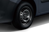 タフな働くクルマをイメージした「ルノー・カングー」の限定車が登場の画像