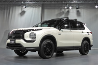三菱アウトランダーPHEV ACTIVE FIELD（アクティブフィールド）