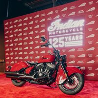 ピーターセン自動車博物館で開催された、インディアンMCの創立125周年記念パーティーより。会場に展示された「チーフ ヴィンテージ」。