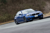 BMW 330i Mスポーツ