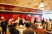 NEXCO中日本エリアを対象に行われた「第10回メニューコンテスト」の決勝の様子。