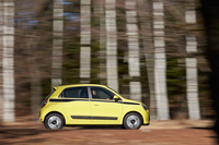 MT仕様の「ゼン」の車重は960kgと軽量で、現行型「トゥインゴ」のラインナップの中で、唯一1tを切る。