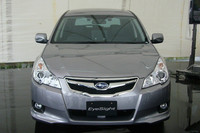 【Movie】ぶつからない「レガシィ」!?　まもなく登場