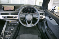 アウディA5カブリオレ2.0 TFSIクワトロ スポーツ（4WD/7AT）の画像