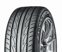 「アドバン フレバV701」は、優れたウエット性能もセリングポイント。全39サイズで、タイヤラベリング制度におけるウエットグリップ性能の最高評価「a」を獲得している。