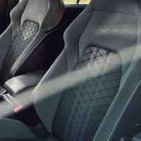 新型「フォルクスワーゲン・ゴルフヴァリアント」発売　ホイールベース拡大でより長く広くの画像