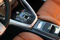 オート／マニュアルの基本モードが用意される他、それぞれノーマルとスポーツが選べる。これにローフリクションモードを加え、設定は全5種類。ただし可変ダンパーは備わらない。
