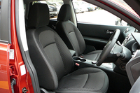 第325回：「日産デュアリス」試乗乗ったらビックリ、あらまーフランス車だった!?の画像