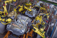 「シトロエンC5」の生産ライン。PSAプジョー・シトロエンのレンヌ工場。（写真＝PSAプジョー・シトロエン）